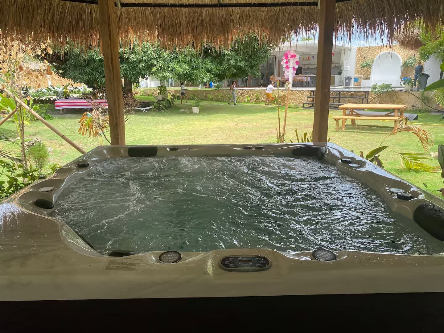 Private pool and jacuzzi at Villa Silana